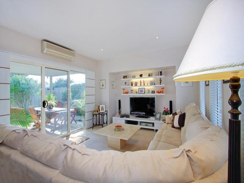 4/10 Surrey Street, Mornington VIC 3931