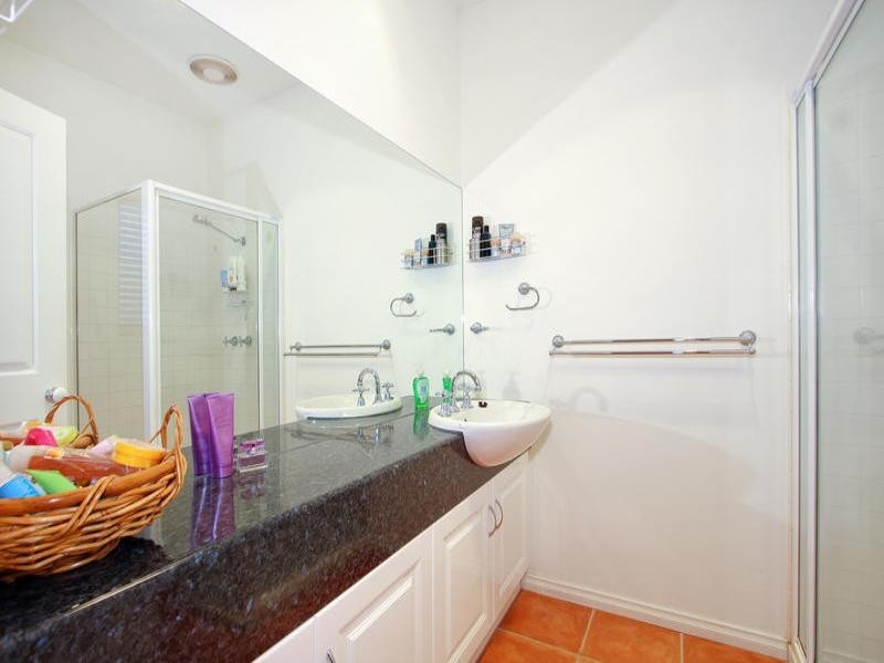 4/10 Surrey Street, Mornington VIC 3931