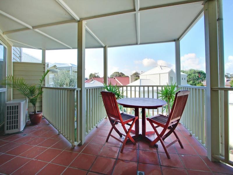 4/10 Surrey Street, Mornington VIC 3931