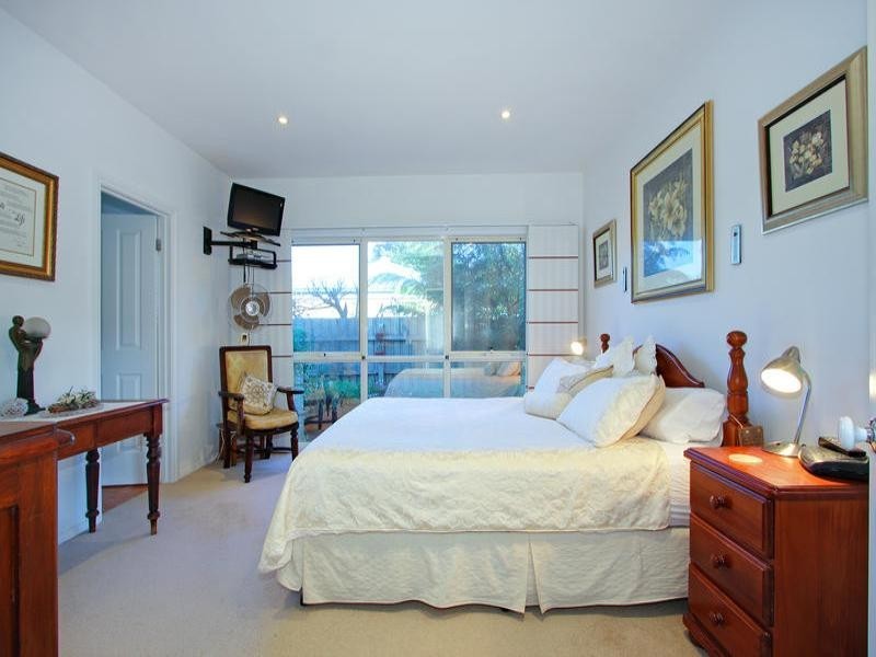 4/10-12 Surrey Street, Mornington VIC 3931