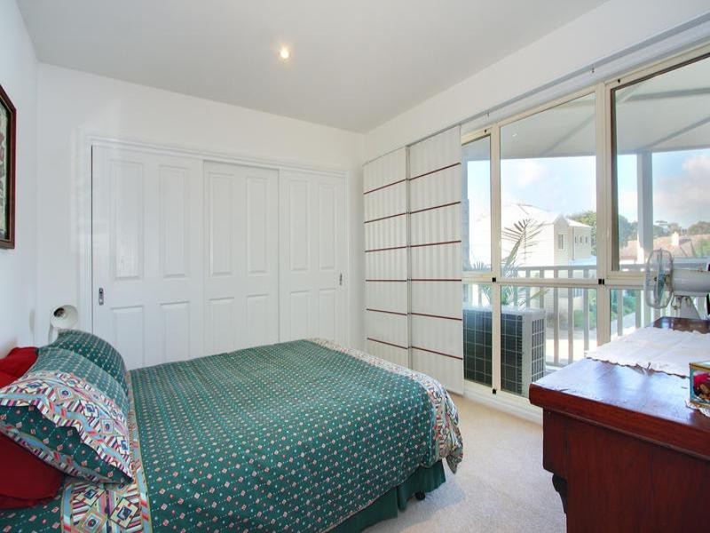 4/10-12 Surrey Street, Mornington VIC 3931