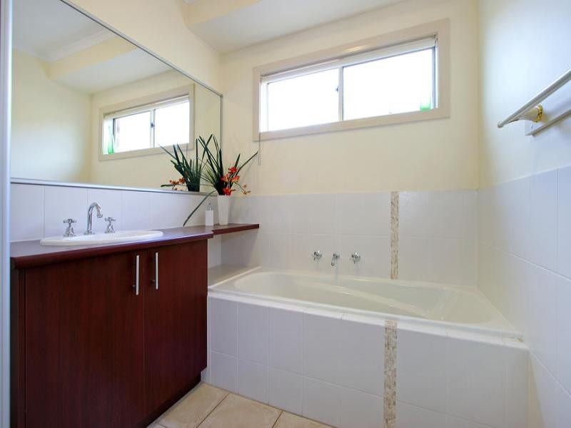 1/30 Adelaide Street, Mornington VIC 3931