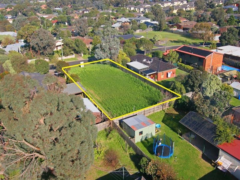 13 Sunningdale Avenue, Mornington VIC 3931