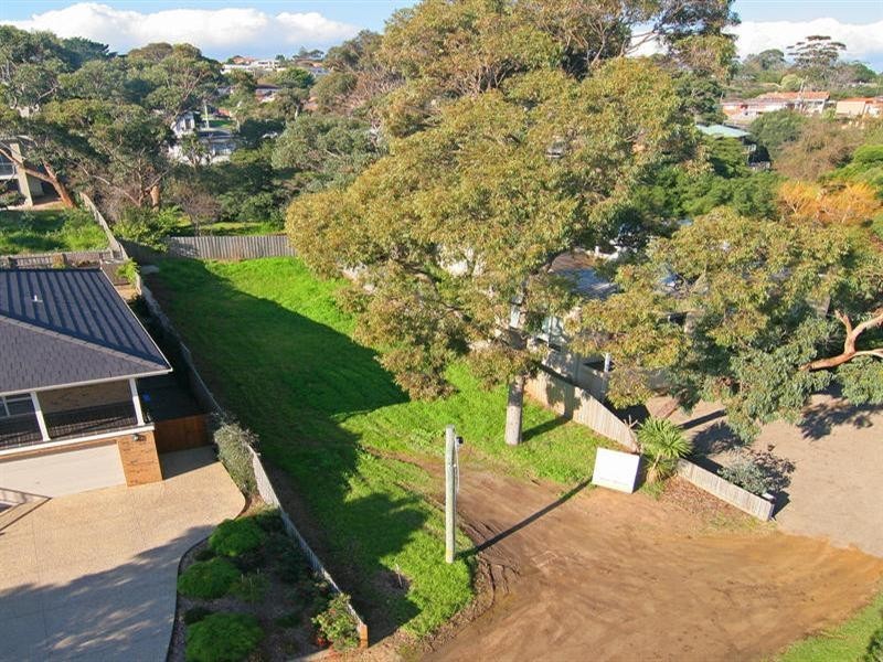 18 Marchington Avenue, Mornington VIC 3931