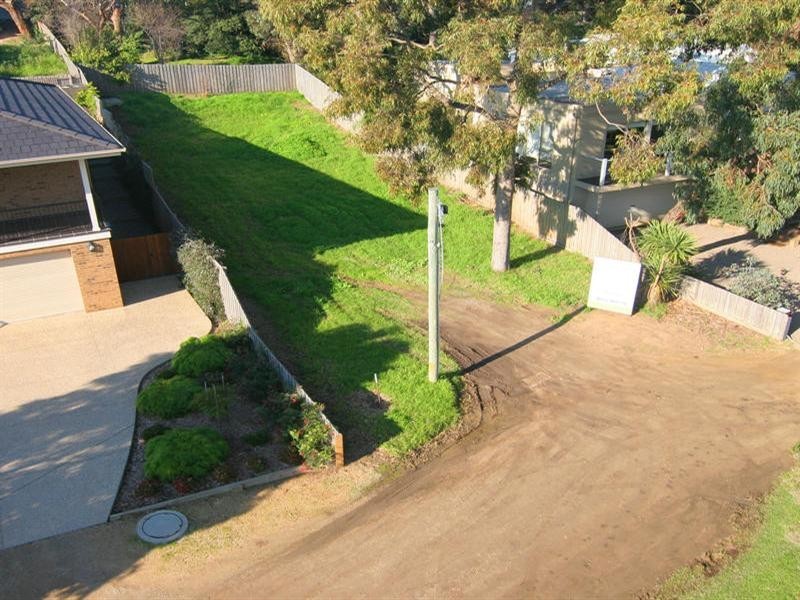 18 Marchington Avenue, Mornington VIC 3931