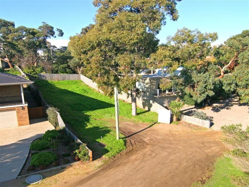 18 Marchington Avenue, Mornington VIC 3931