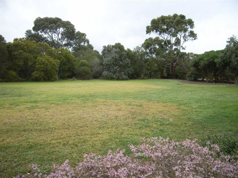 2 Balcombe Drive, Mount Martha VIC 3934