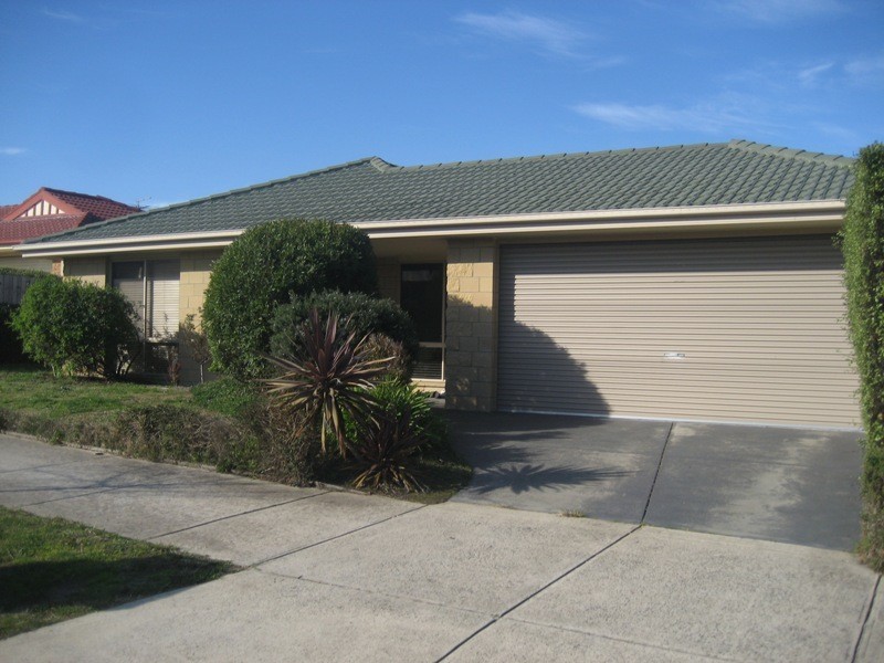 9 Bowman Drive, Mornington VIC 3931