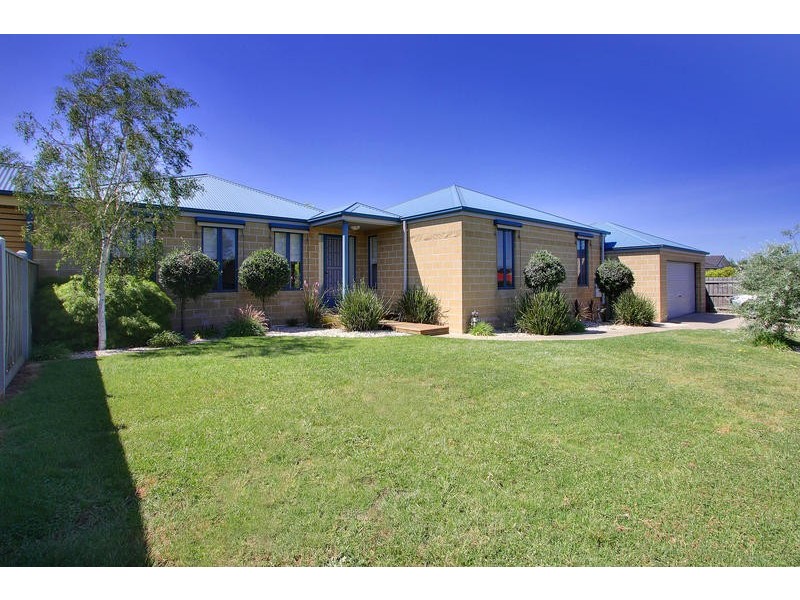 18 Morning Mist Court, Mornington VIC 3931