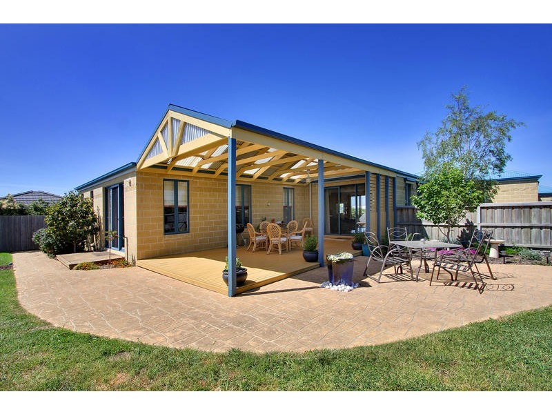 18 Morning Mist Court, Mornington VIC 3931