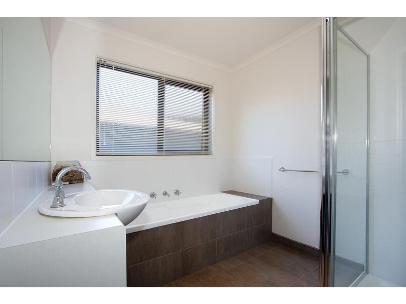 14 Dorothy Crescent, Mornington VIC 3931