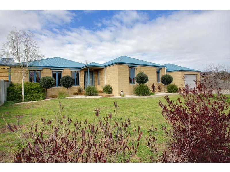 18 Morning Mist, Mornington VIC 3931