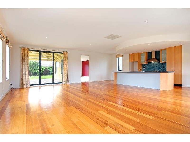 18 Morning Mist, Mornington VIC 3931