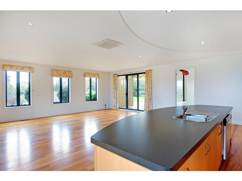 18 Morning Mist, Mornington VIC 3931