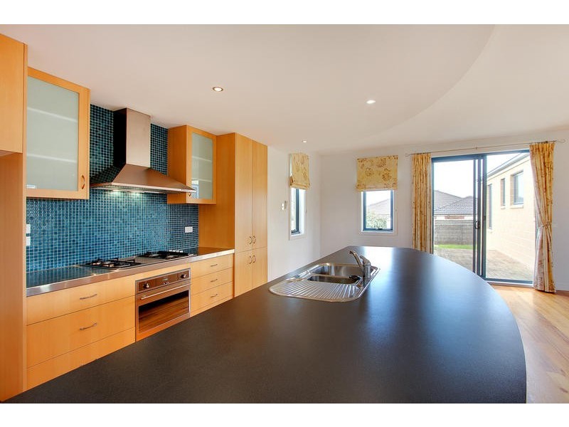 18 Morning Mist, Mornington VIC 3931