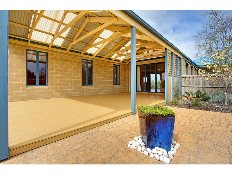 18 Morning Mist, Mornington VIC 3931