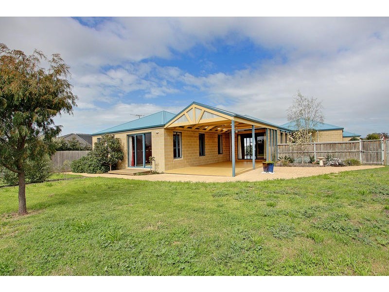 18 Morning Mist, Mornington VIC 3931