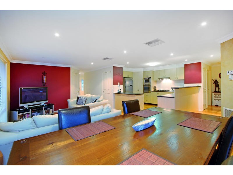 18 Eskdale Court, Mornington VIC 3931