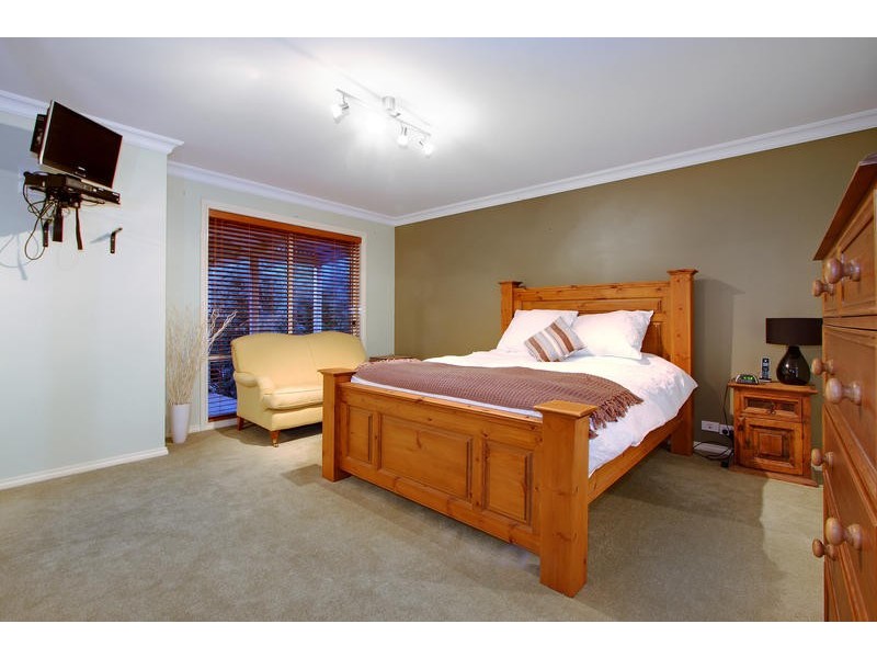 18 Eskdale Court, Mornington VIC 3931