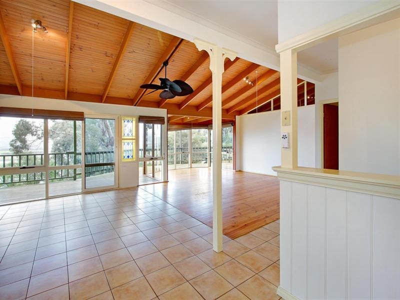 90 Ellerina Road, Mount Martha VIC 3934