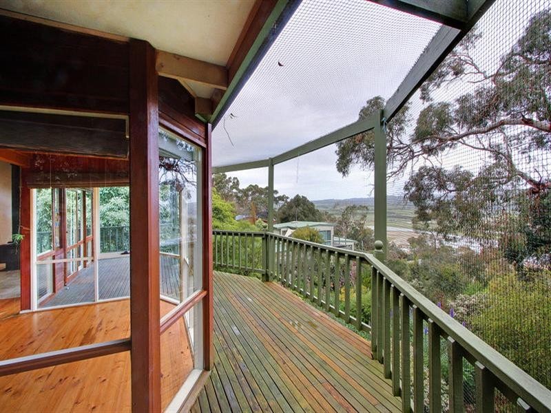 90 Ellerina Road, Mount Martha VIC 3934