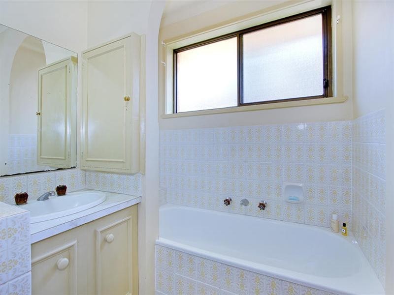 4/16-18 Barkly Street, Mornington VIC 3931