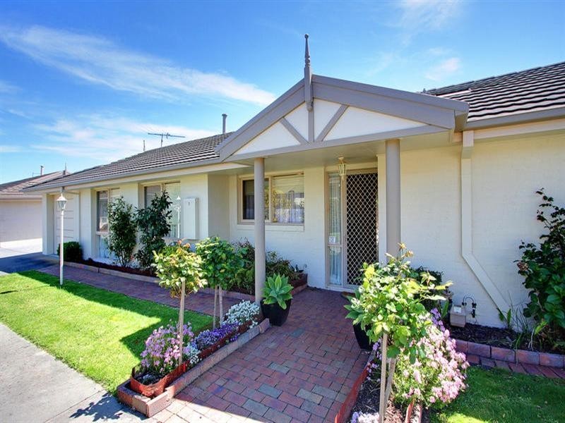 1/102 Beleura Hill Road, Mornington VIC 3931
