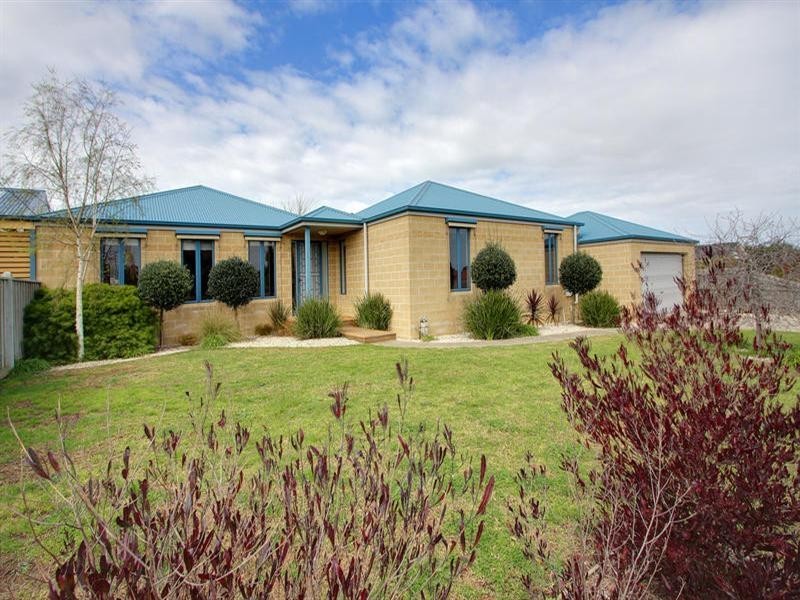 18 Morning Mist Court, Mornington VIC 3931