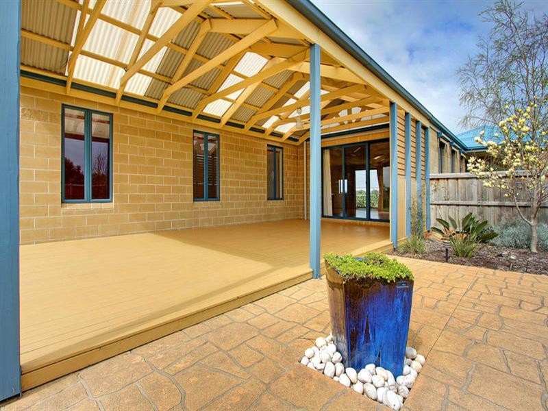 18 Morning Mist Court, Mornington VIC 3931