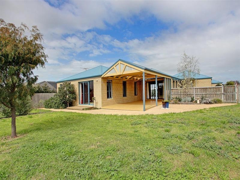 18 Morning Mist Court, Mornington VIC 3931