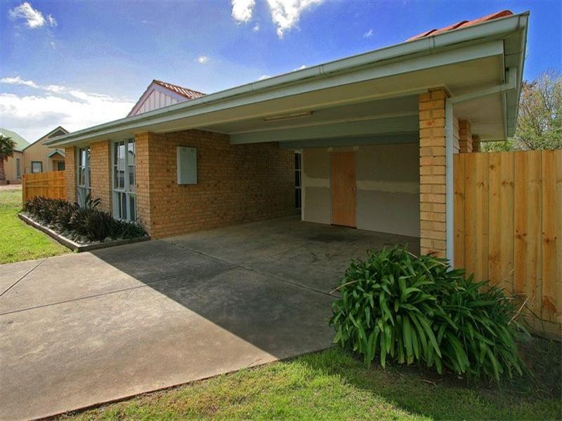 12 Golf Course Circle, Safety Beach VIC 3936