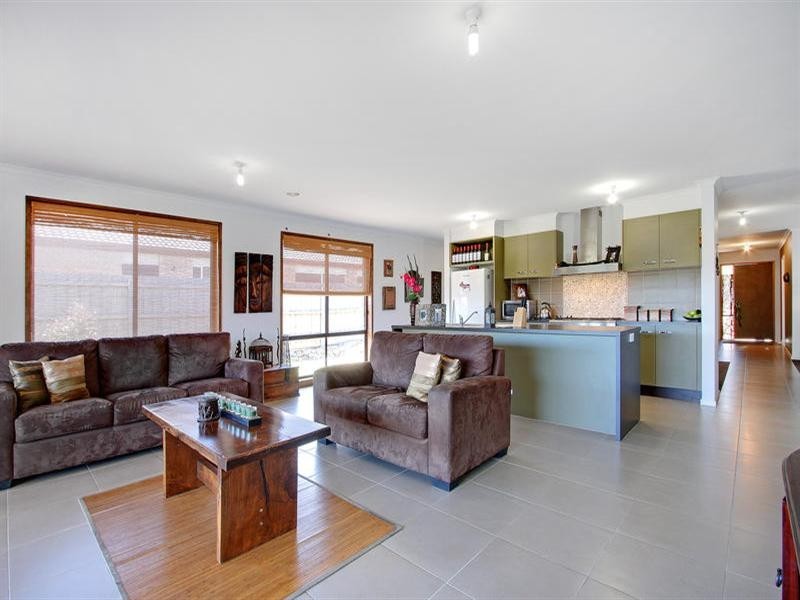 6 Mulberry Drive, Mount Martha VIC 3934