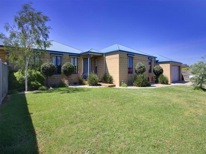18 Morning Mist Court, Mornington VIC 3931