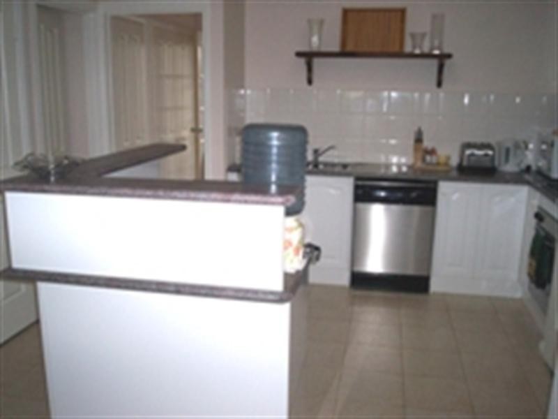 1/2a Waterloo Place, Mornington VIC 3931