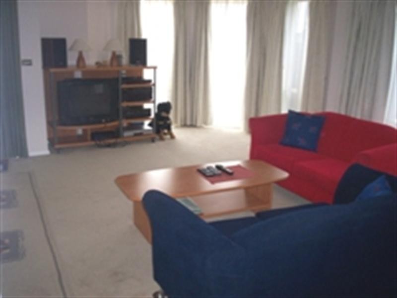 1/2a Waterloo Place, Mornington VIC 3931