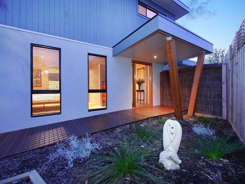 20 Surrey Street, Mornington VIC 3931