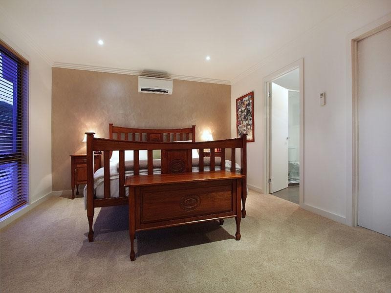 20 Surrey Street, Mornington VIC 3931