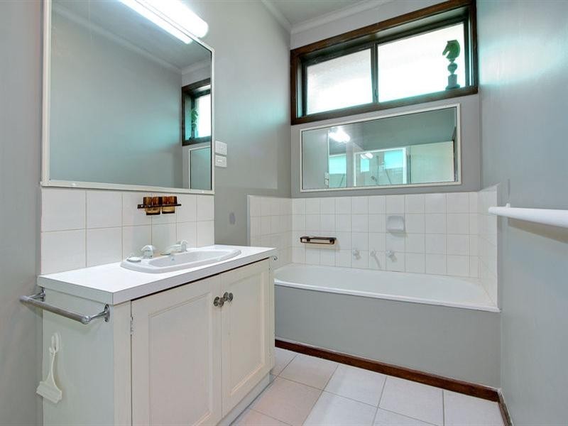 4/94 Beleura Hill Road, Mornington VIC 3931