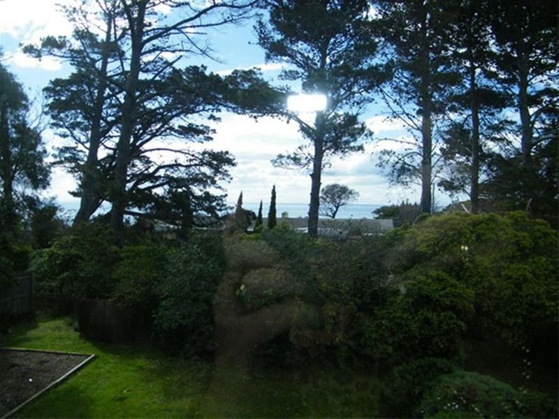 61 Rosserdale Crescent, Mount Eliza VIC 3930