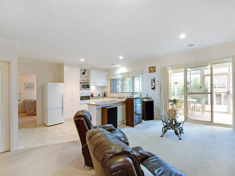 12 Waltham Drive, Mornington VIC 3931