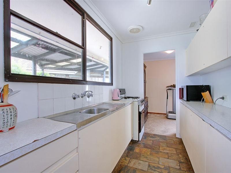 73 Robertson Drive, Mornington VIC 3931