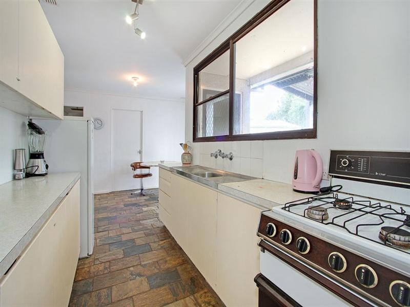 73 Robertson Drive, Mornington VIC 3931