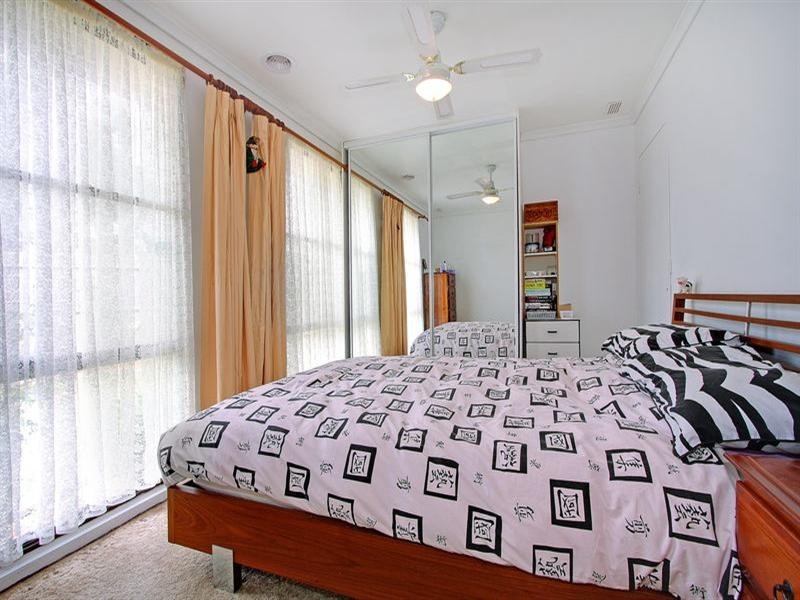 73 Robertson Drive, Mornington VIC 3931