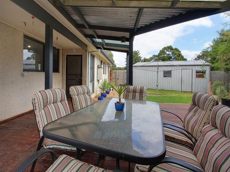 73 Robertson Drive, Mornington VIC 3931