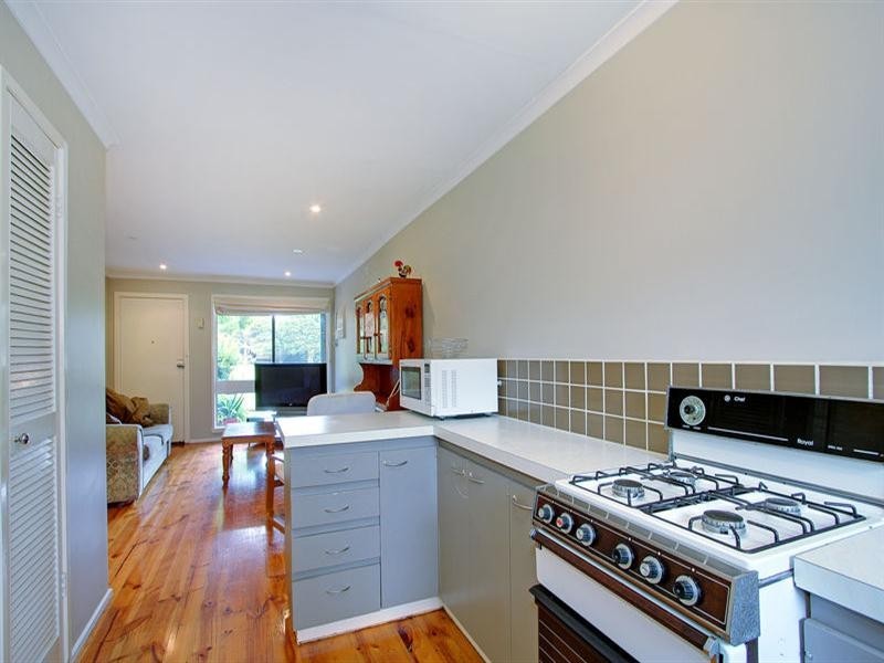 3/4 Carnoustie Grove, Mornington VIC 3931