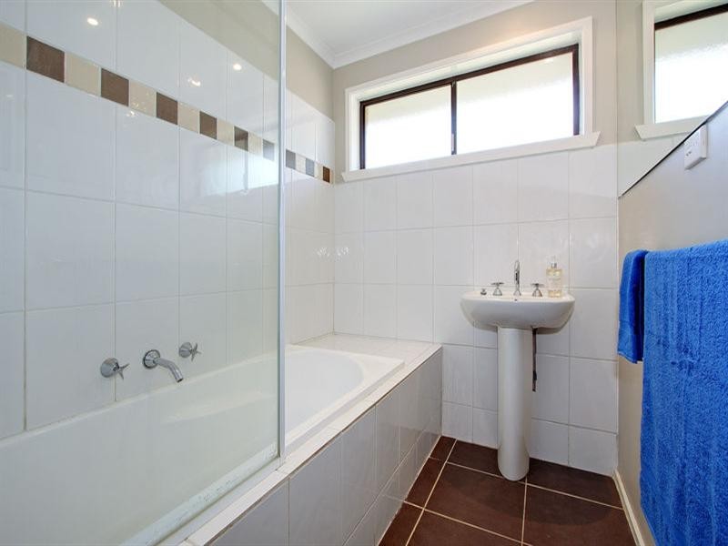 3/4 Carnoustie Grove, Mornington VIC 3931