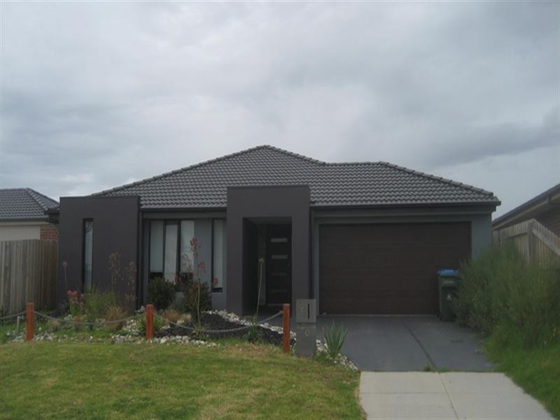 8 Moomba Street, Mornington VIC 3931