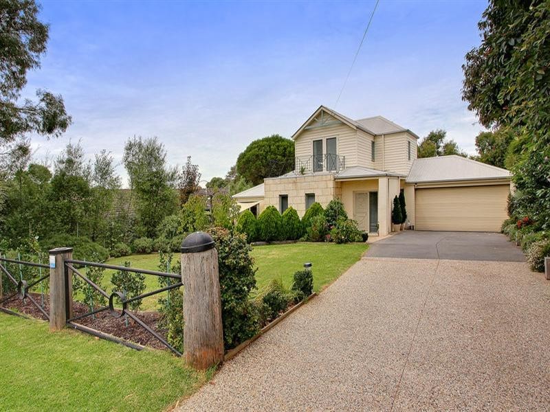 26 Glamorgan Crescent, Mount Martha VIC 3934