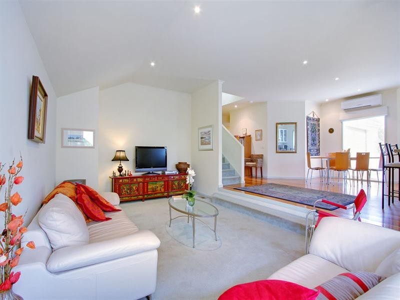 26 Glamorgan Crescent, Mount Martha VIC 3934