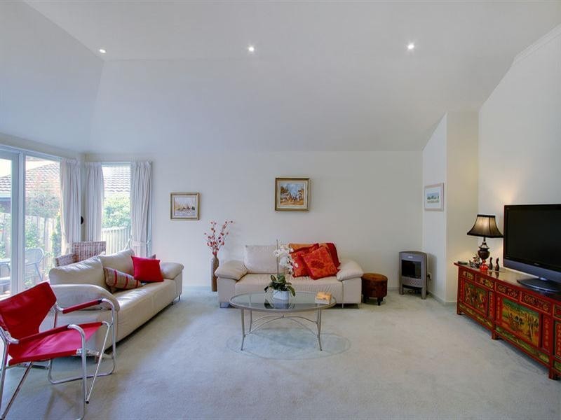 26 Glamorgan Crescent, Mount Martha VIC 3934